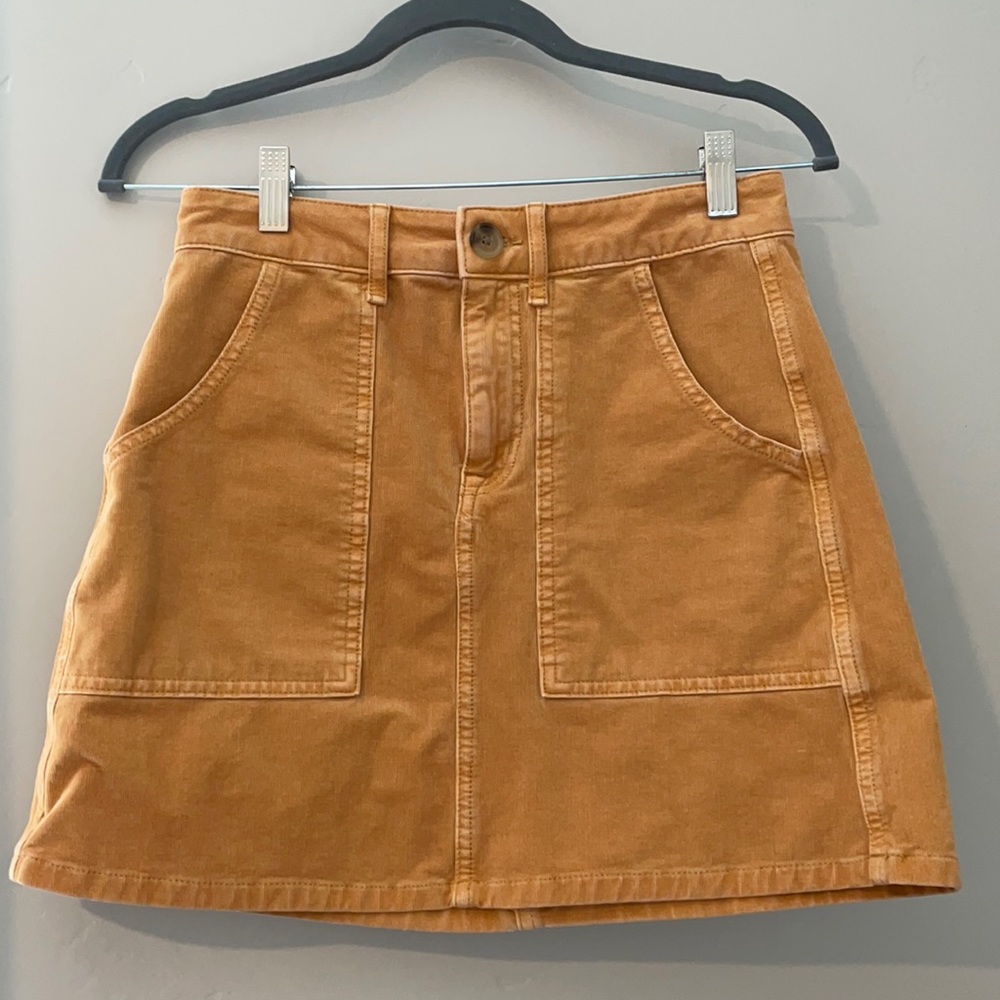 Super cute & comfortable American Eagle skirt!